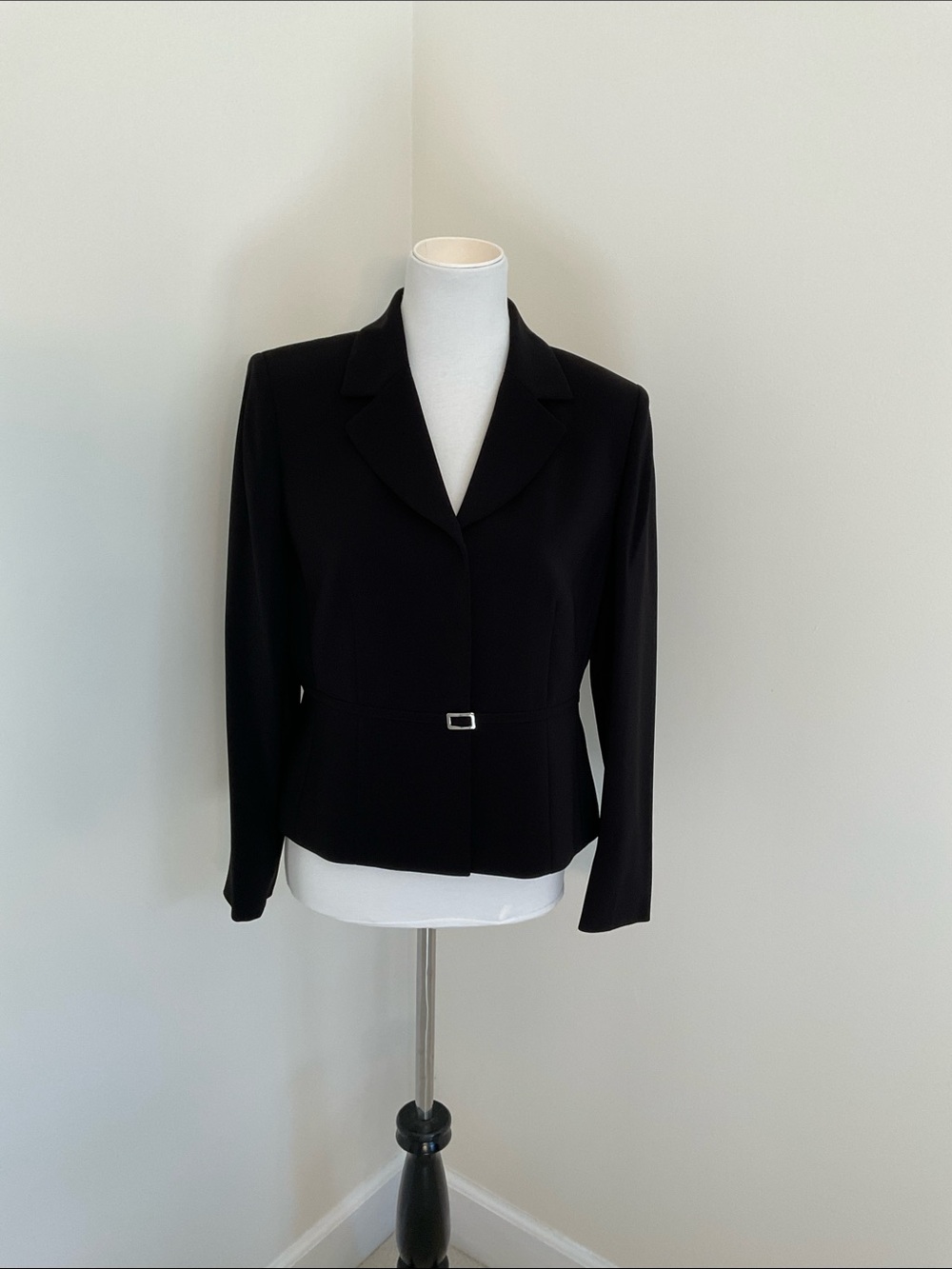 Tahari Arthur S. Levine Black Structured Blazer